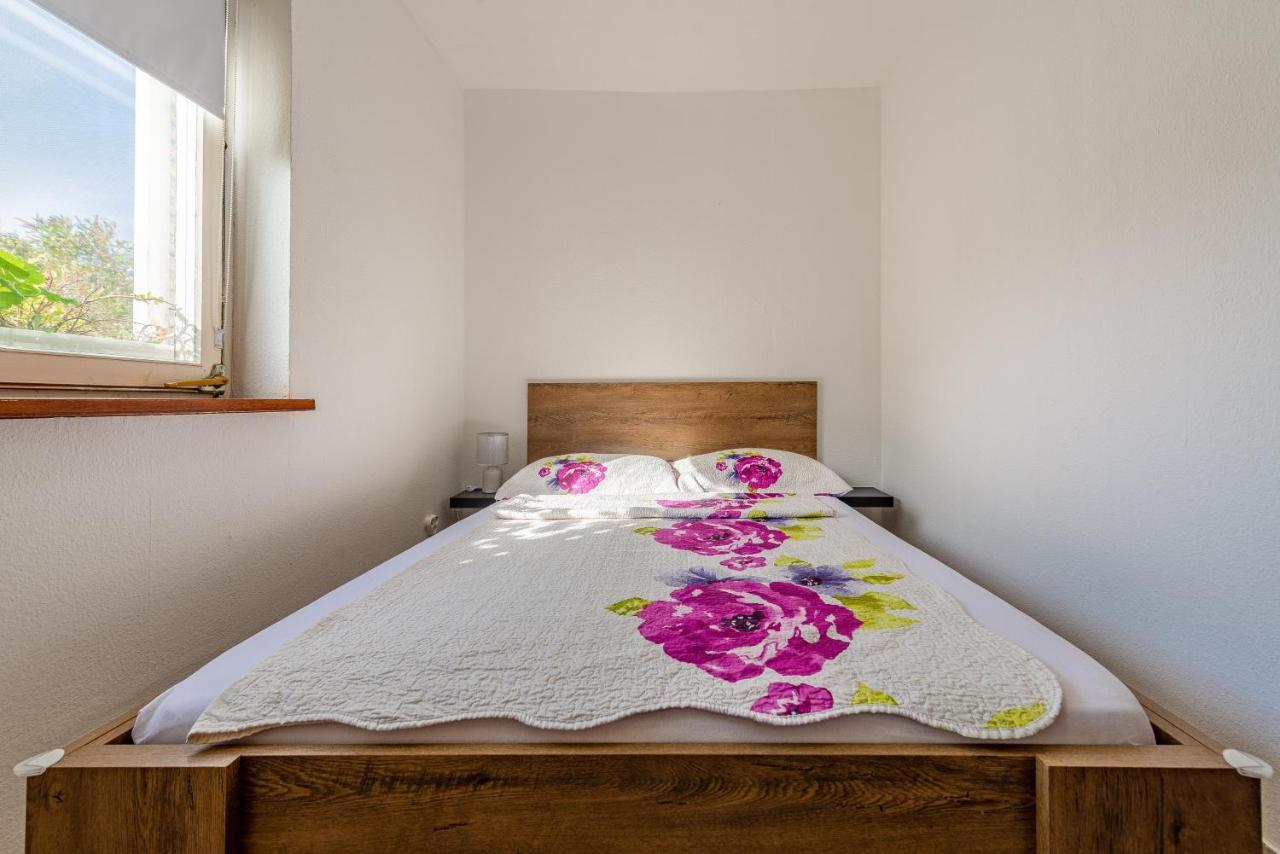 Apartments Villa Agape Vir Eksteriør billede