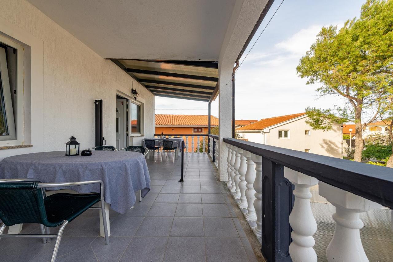 Apartments Villa Agape Vir Eksteriør billede