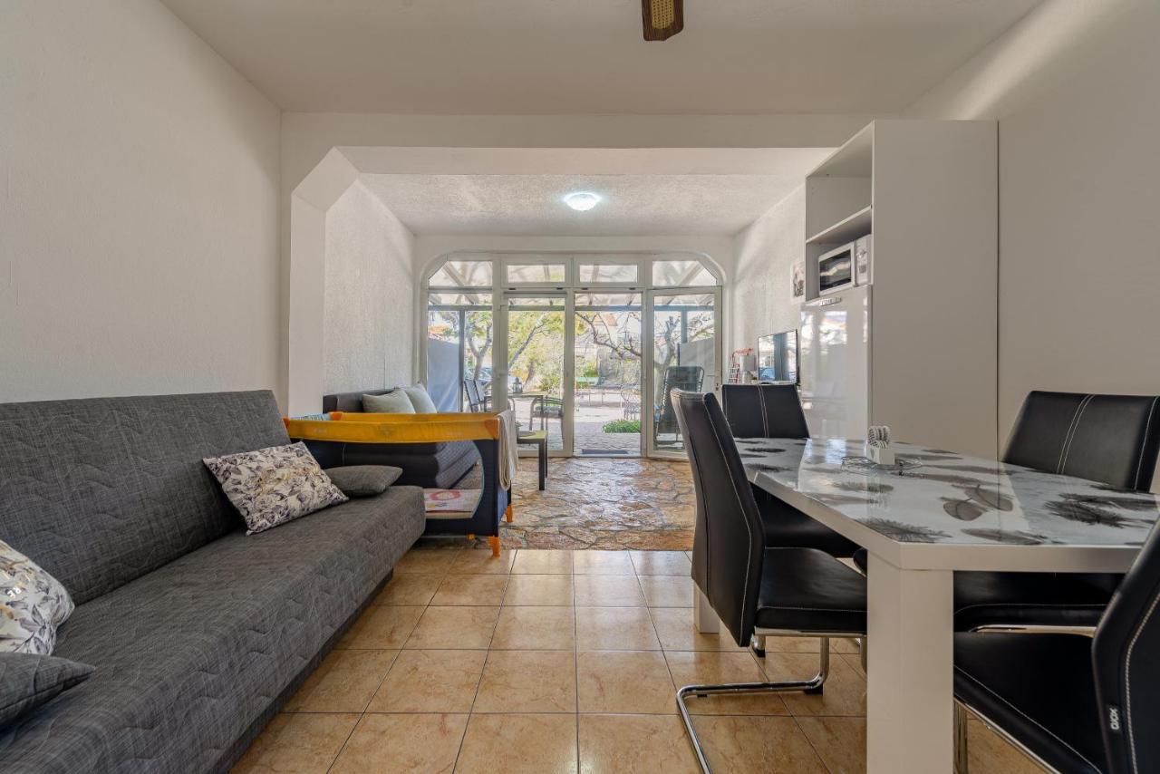 Apartments Villa Agape Vir Eksteriør billede