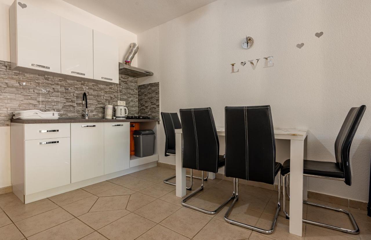 Apartments Villa Agape Vir Eksteriør billede